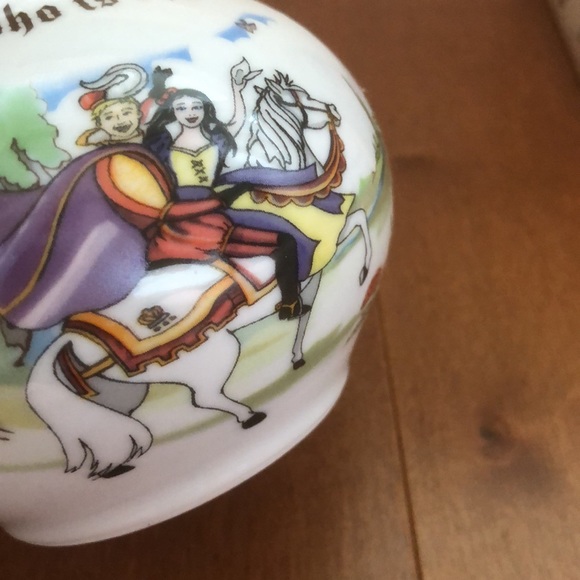 Snow White Creamer and Sugar Set - Picture 8 of 16